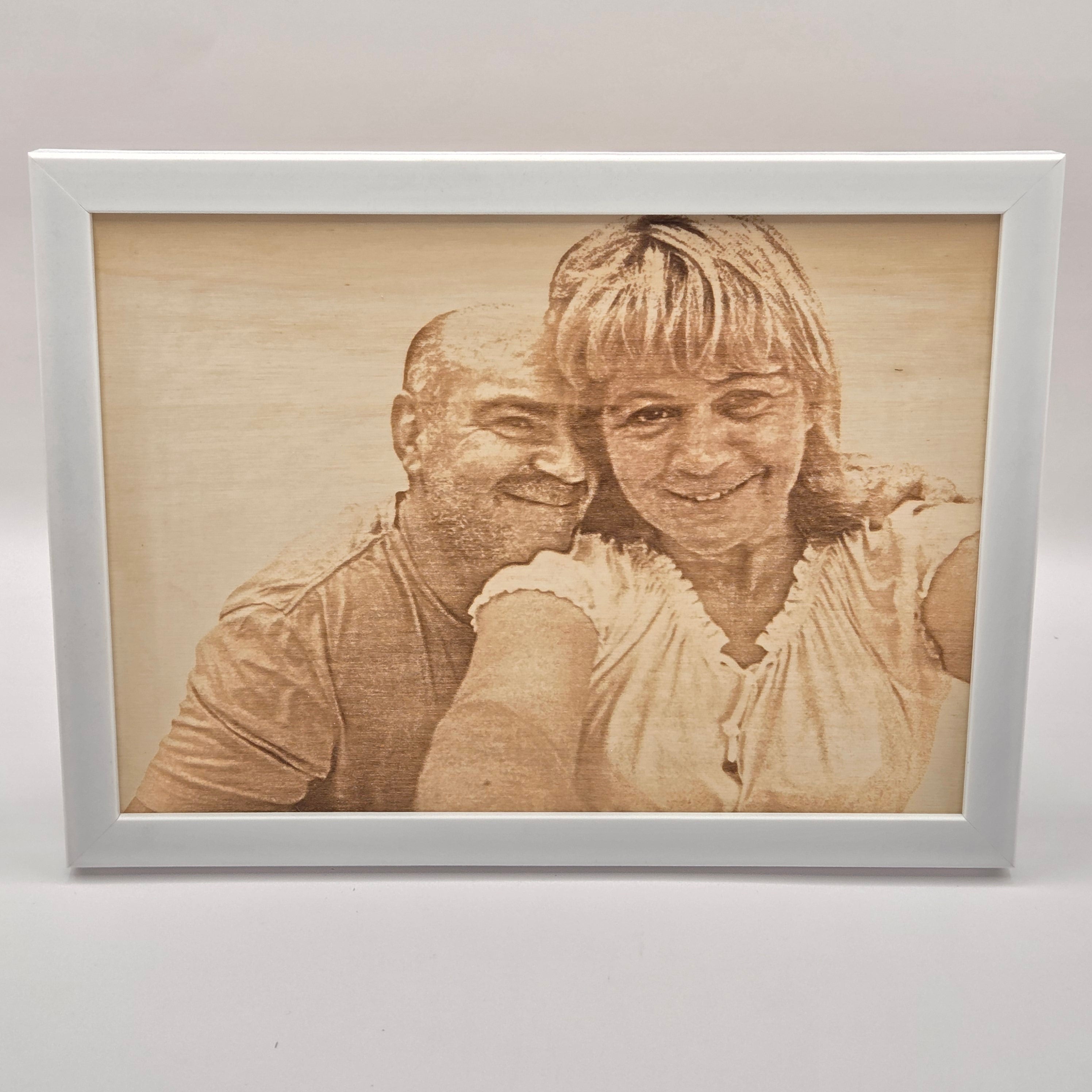 Gravirana fotografija na lesu po naročilu