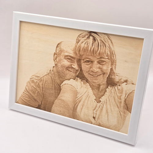Gravirana fotografija na lesu po naročilu
