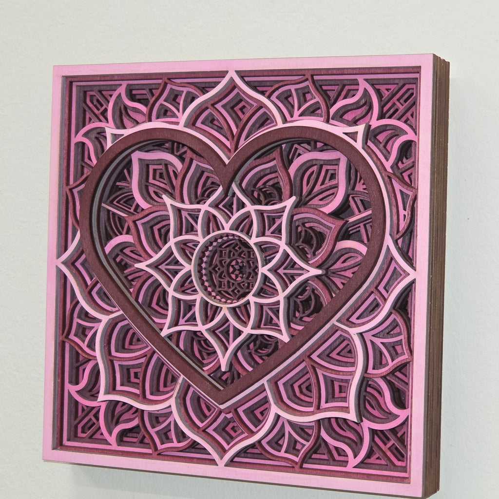Srčna mandala – lesena stenska dekoracija