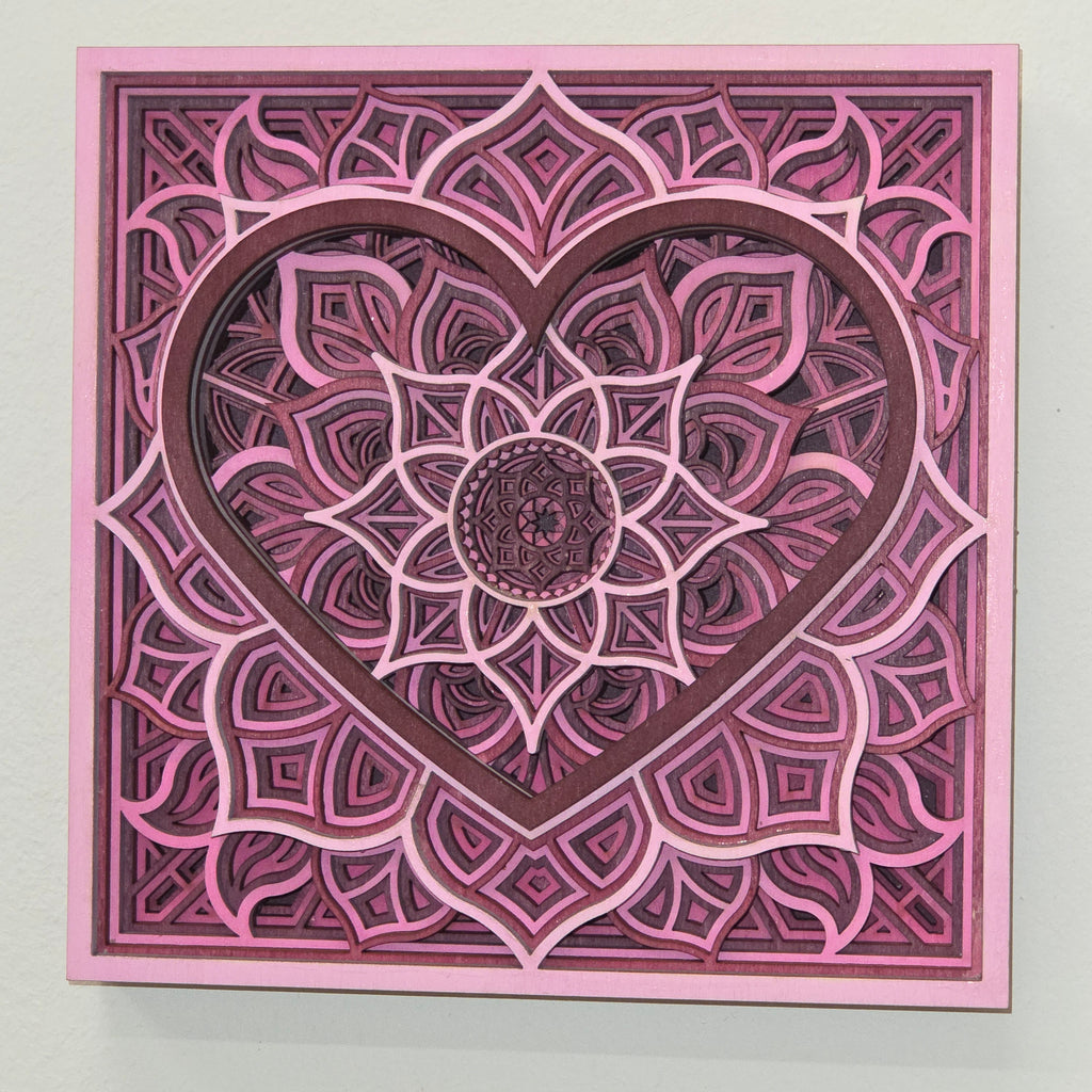Srčna mandala – lesena stenska dekoracija