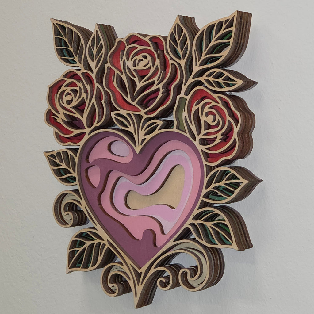 Rožna mandala s srcem – lesena stenska dekoracija